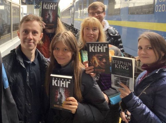 Стівен Кінг відвідав книгарню у Львівському метро